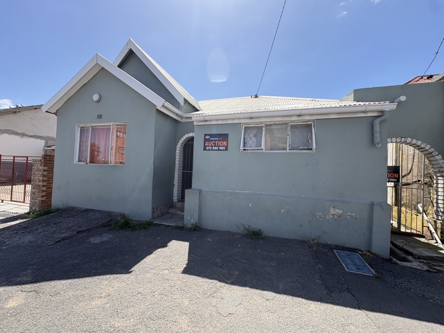 12 Bedroom Property for Sale in Quigney Eastern Cape